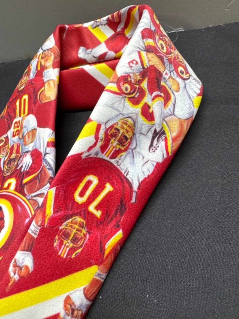 Ralph Marlin Washington Block and Play Football Tie 1990 Vintage Red Yellow Fan - Picture 5 of 5